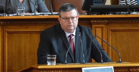 Мнозинството издига Цацаров за шеф на КПКОНПИ – Барикада