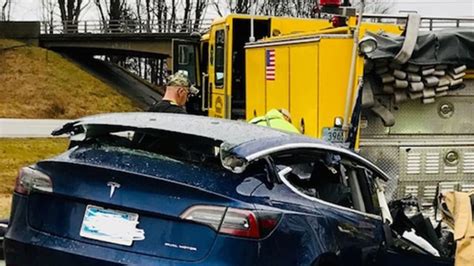 Incident 319 Tesla On Autopilot Fatally Crashed Into Parked Fire Truck