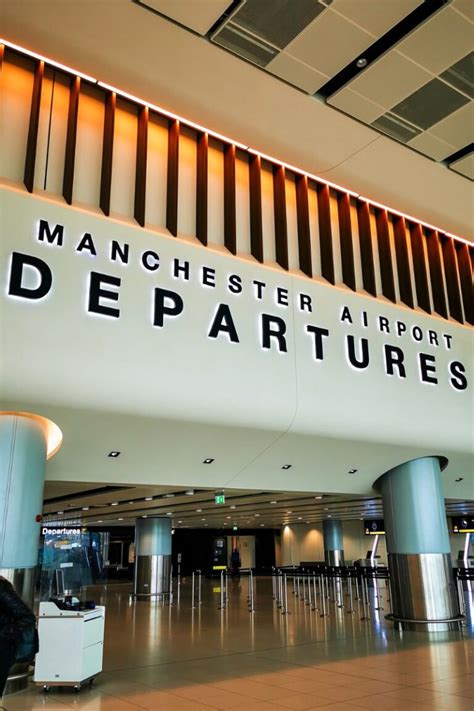 How to get to Manchester Airport from the City Centre: 5 Best Ways