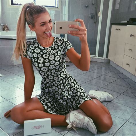 Pin by Buse on Hold bin | Fashion, Cute outfits, Fashion outfits