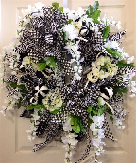 Black and White Flower Wreath