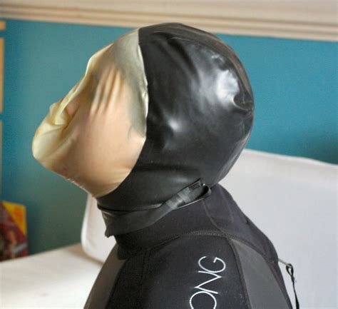 Dee Wetsuit Rebreathing Hood Sebastian Leon Flickr