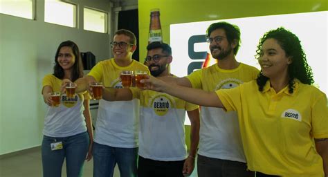 Ambev lança no Piauí nova cerveja Berrió a base de caju Viagora