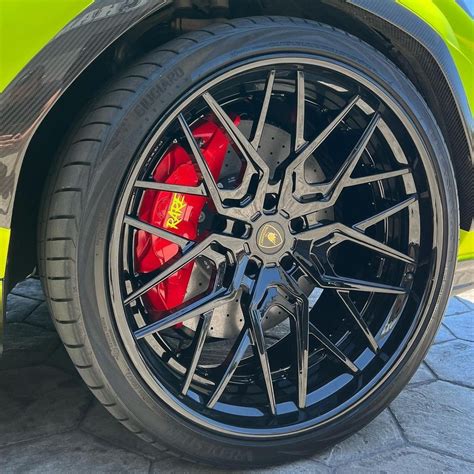 LaMelo Ball S Neon Yellow Lamborghini Urus Boasts Flashy Colors From