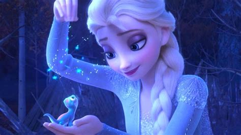 How Elsa Meets Bruni The Fire Spirit Salamander Frozen Youtube