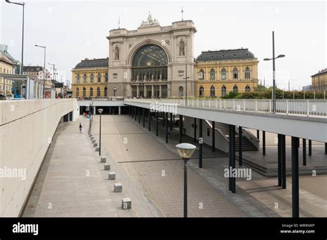 Budapest Keleti Railway Station Stock Photo Alamy