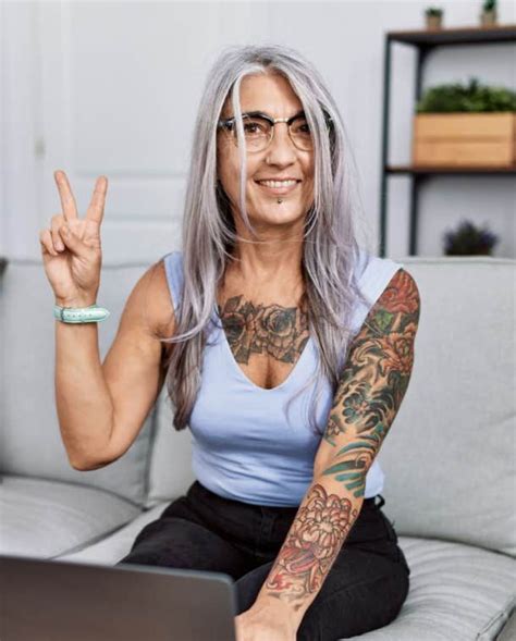 These Photos Show What Happens To Tattoos As You Age Old Women With