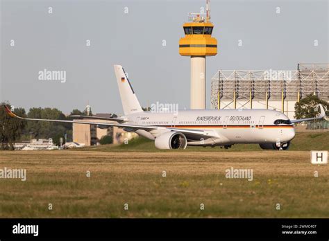 Der Airbus A350-941CJ A359 der Fluglinie German Air Force / GAF mit der ...