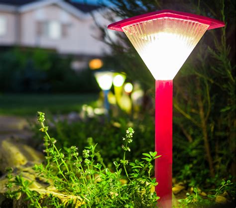 Solar Landscape Lighting Pros and Cons | Install-It-Direct