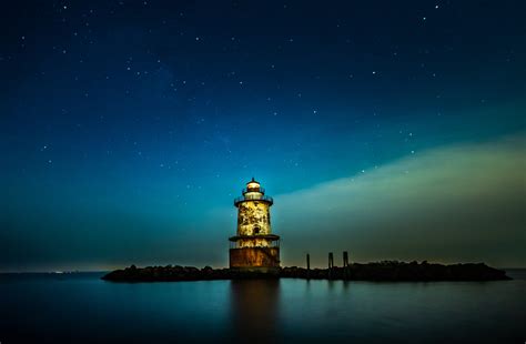 20 Foot Custom Tripod Used To Capture Americas Fading Lighthouses