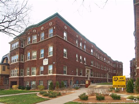 Maryland Court 2029 2041 W Wisconsin Ave Milwaukee Wi 53233