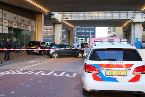 Politie Inzet Na Melding Schietpartij Gare Du Nord Amsterdam