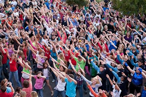 Un Flash Mob Per La Pace Assisi Oggi