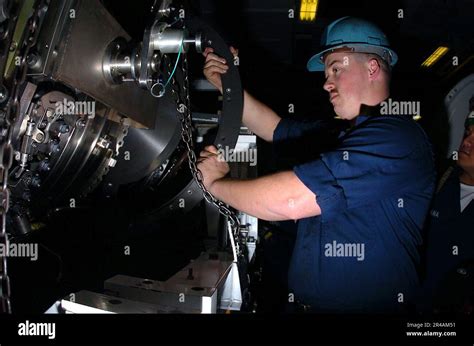 Us Navy Aviation Machinist Mate Stock Photo Alamy