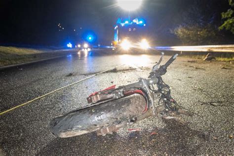 Motorrad Bricht Auseinander Fahrer Lebensgef Hrlich Verletzt