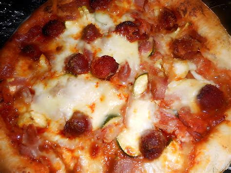 Recette De Pizza Jambon Chorizo Fromage Par Jeanmerode