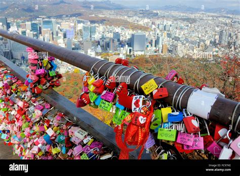 Padlocks at Namsan Seoul Tower Stock Photo - Alamy