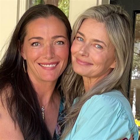 Paulina Porizkova, 58 : r/PrettyOlderWomen