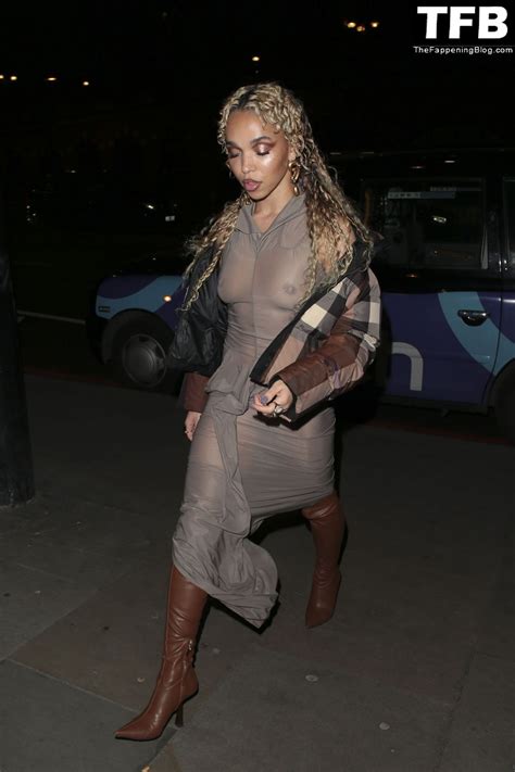 Fka Twigs Flashes Her Nude Tits In London 5 Photos Thefappening