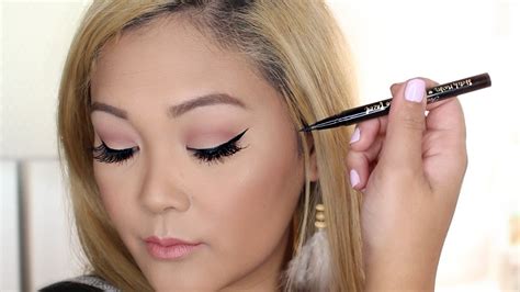 How To Get Perfect Winged Liner The Best Trick To Do Youtube