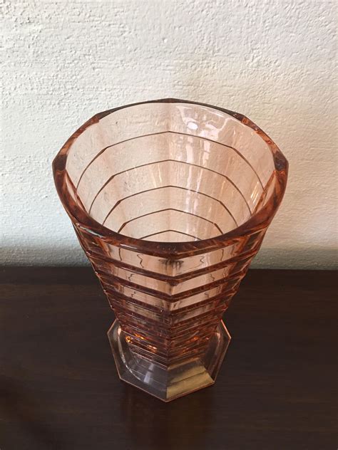 Large Indiana Tea Room Depression Glass Vase At 1stdibs