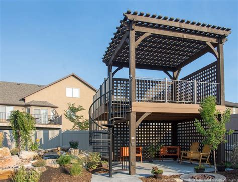 Easily Build A Fast Diy Beautiful Backyard Shade Structure Deck With Pergola Backyard Shade