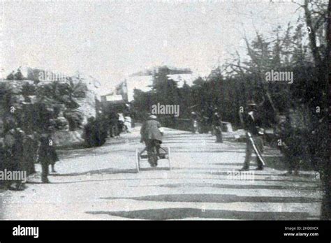 riviere sur le tricycle de paul chauchard lors de la premiere