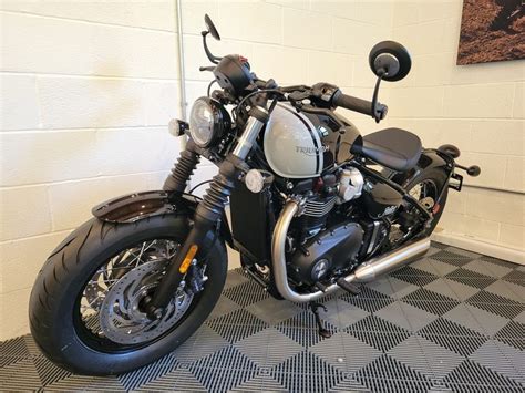 New Triumph Bonneville Bobber Hermy S Bmw Triumph Motorcycles