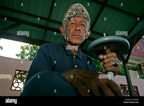 Old Spinning Top Hi Res Stock Photography And Images Alamy
