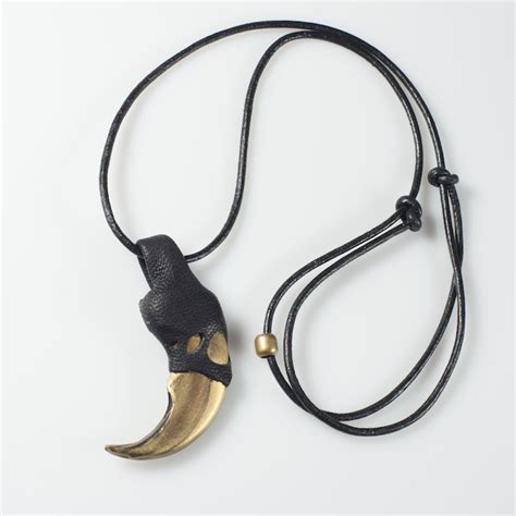 GOLD BEAR CLAW NECKLACE – ECHOWEAR Designs