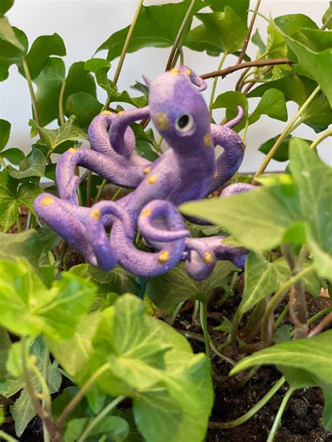 Purple Octopus Garden Stake, Garden Decor, Whimsical Octopus Sculpture ...