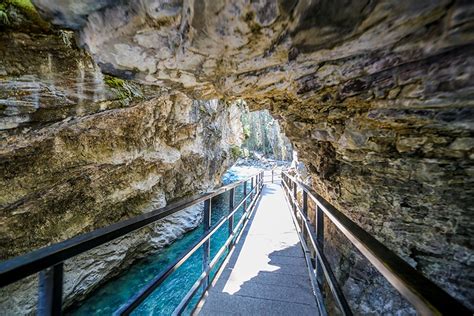 Hiking the Johnston Canyon Trail in Banff National Park, Canada ...