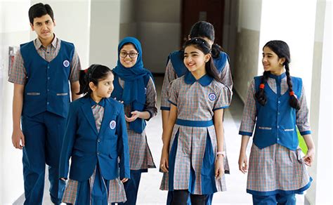 Uniform Mes Indian School