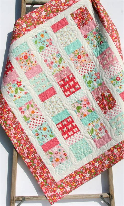 19 Easy Charm Pack Quilt Patterns