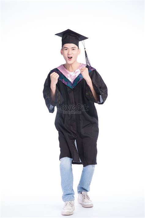 A Cheering Graduating College Student Picture And HD Photos | Free Download On Lovepik