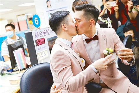 Vatican OKs Blessings For Same Sex Couples In Landmark Ruling The