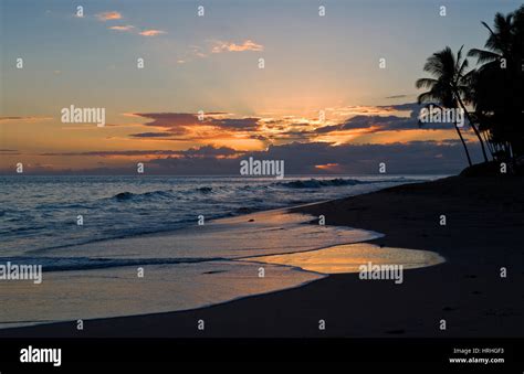 Sunset Maui, Hawaii, USA Stock Photo - Alamy