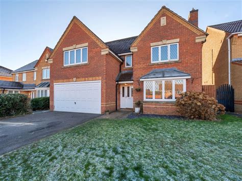 4 Bed Detached House For Sale In Lindisfarne Way Grantham Ng31 £