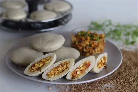 Paneer Relleno De Mijo Kodo Idly Pasteles Salados Al Vapor Hechos De