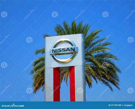 Nissan Sunny Logo