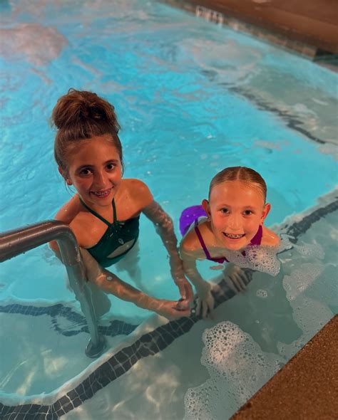 how old is haley from life as we gomez 9