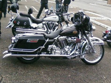 Harley Davidson Classic: Harley Davidson Electra Glide Custom