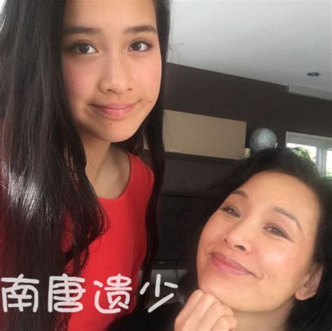 陈冲与二婚老公女儿曝近照 长相甜美亭亭玉立 搜狐娱乐