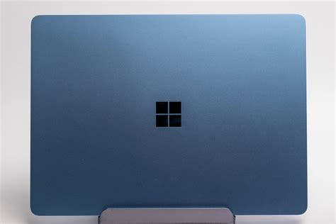 Snapdragon X Eliteを搭載した新型Surface Laptop パフォーマンスをチェック ARM版Windowsの未来は