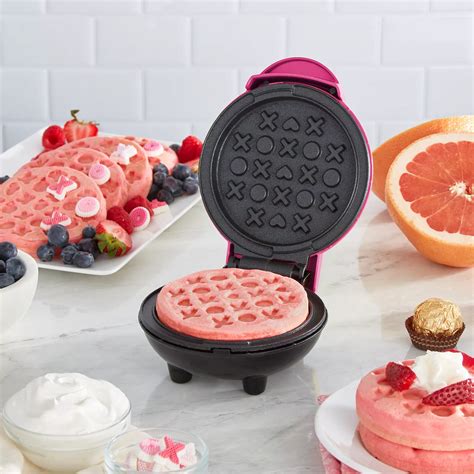 Dash Love Mini Waffle Maker Sur La Table