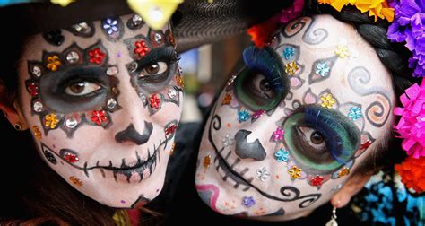 day   dead  eye popping    rich tradition