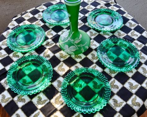 Six Emerald Green Glass Platesvintage 1950sfun Playful Squiggle Rim Dessert Lunch Plates Etsy