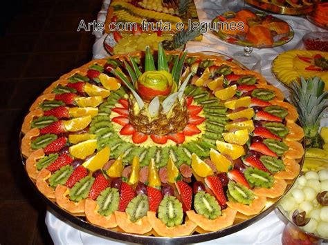 ღ¸╭•⊰ ¸•ღ ღ¸ Fruit Platter Designs Fruit Tray Designs Fruit Creations