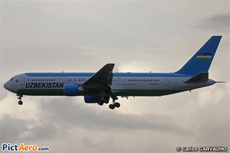 Boeing P Er Uk Uzbekistan Airways By Carlos Carvalho