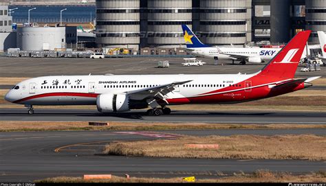 B Cd Shanghai Airlines Boeing Dreamliner Photo By Omgcat Id